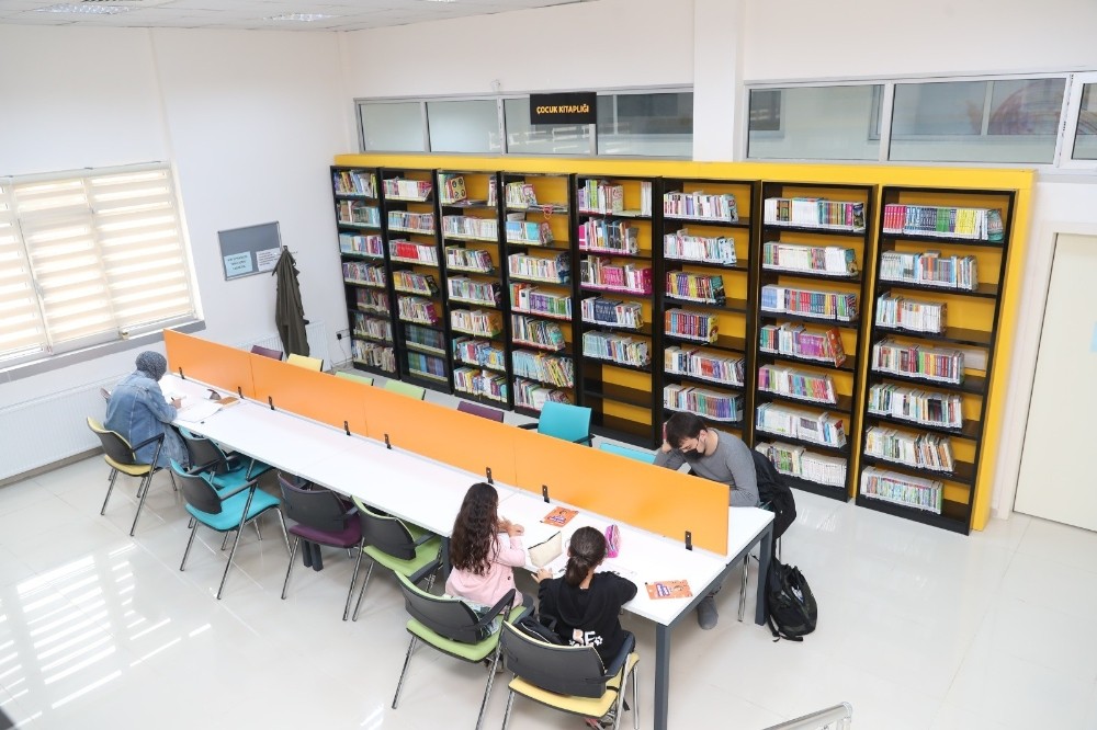 Başakşehir bilgievi kütüphaneleri açıldı