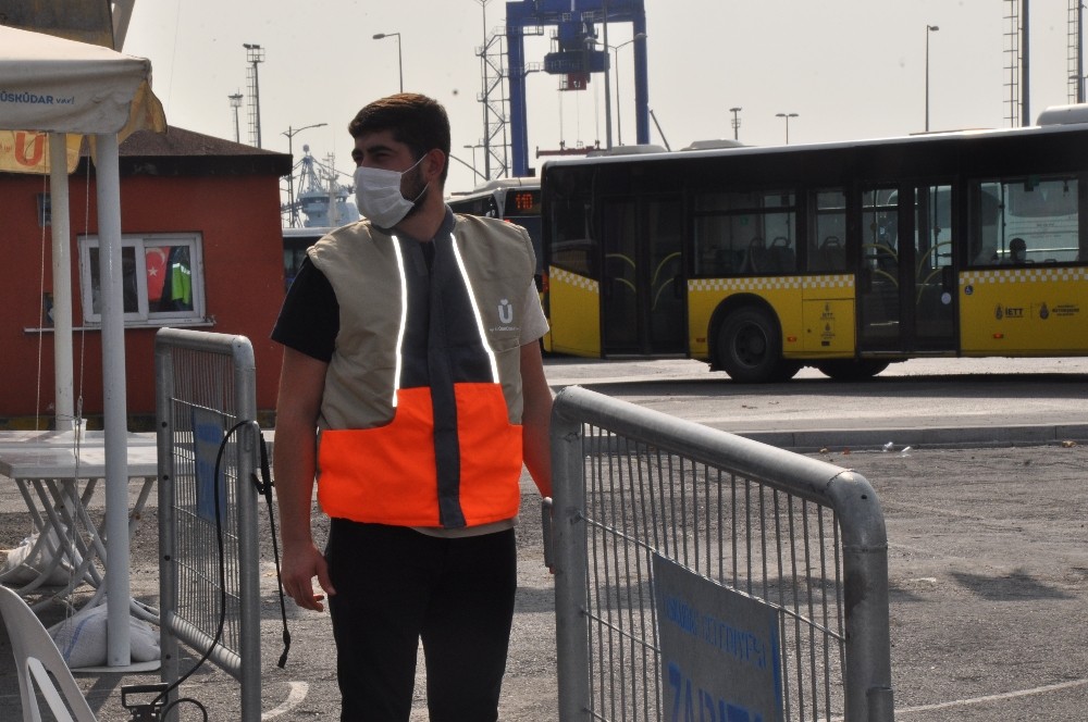Üsküdar’da toplu taşıma araçları dezenfekte edildi