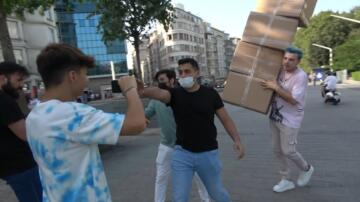 ÖZEL) TikTok fenomeni Semih Varol’dan Taksim Meydanı’nda tepki çeken şaka