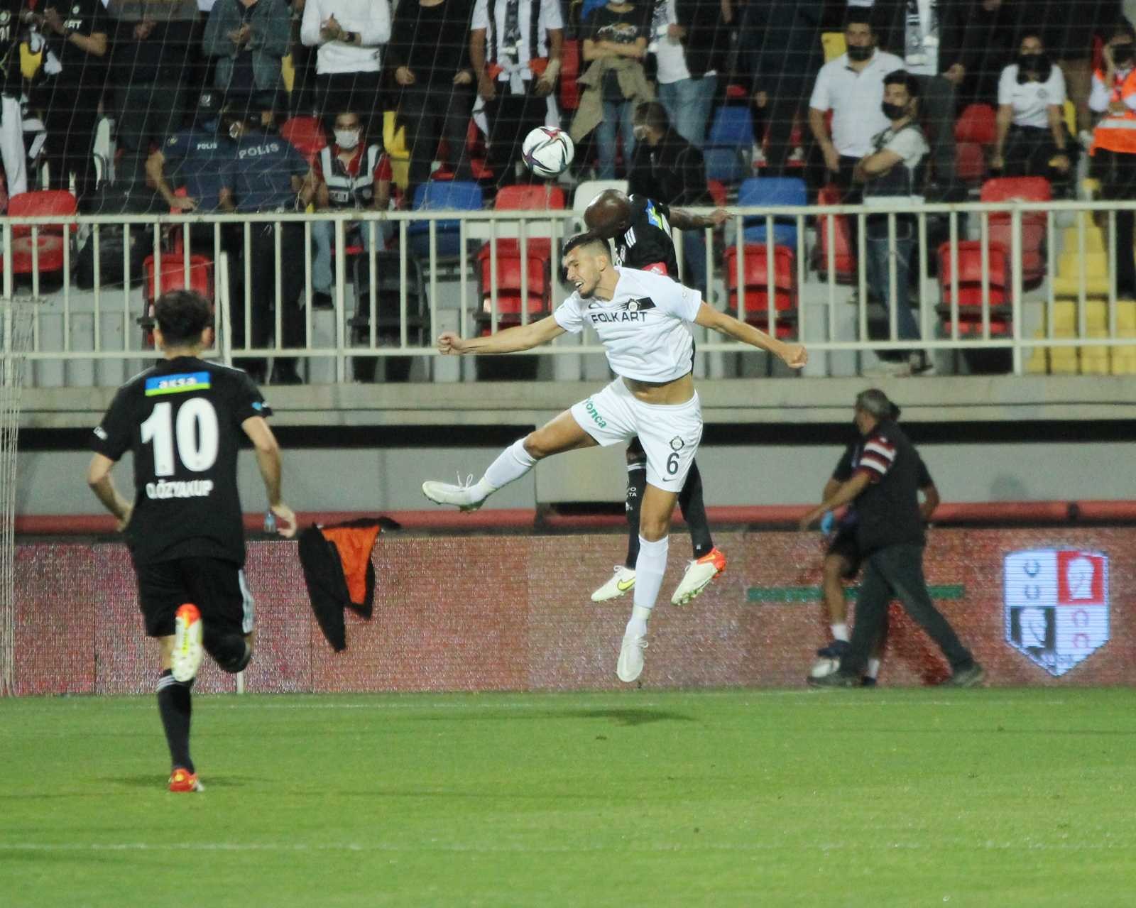 Süper Lig: Altay: 0 – Beşiktaş: 0 (Maç devam ediyor)