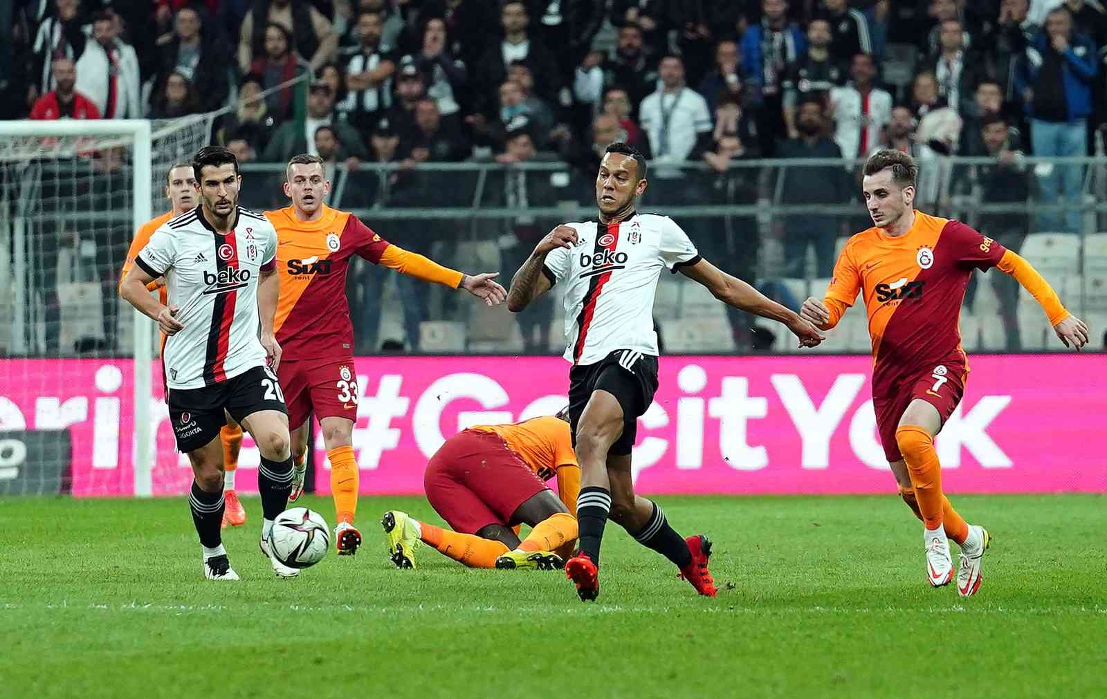 Süper Lig: Beşiktaş: 1 – Galatasaray: 1 (İlk yarı)