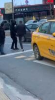 Esenyurt’ta bir taksici yolcusuna tekme, tokat saldırdı