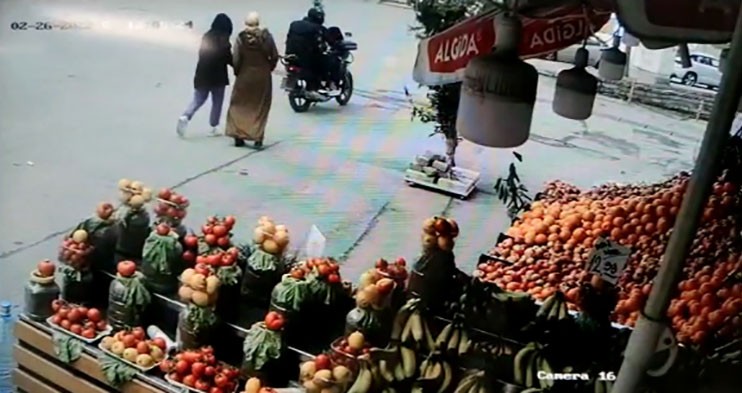 Motosikletli kapkaççılar Esenyurt’ta çaldı, Üsküdar’da sattı